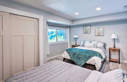 Lakeside Lacey Gem with Sauna and Private Dock - Foto 32