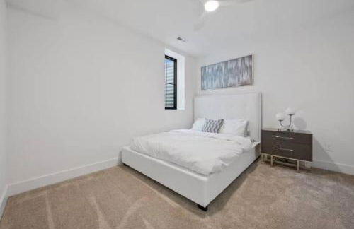 Jungle House Luxury Homes - Columbus Downtown Short North - Near Convention Center & Nationwide Arena - Sleeps up to 15 - Free Parking - Over 5,800 Five Stars - Foto 27