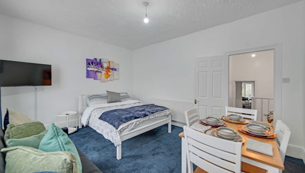 Sleeps 4 - Near Tottenham Stadium w Free Parking - Foto 2, Zimmer