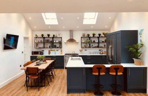 The Cuckoo's Retreat - Luxurious home with private garden & jacuzzi - Photo 29