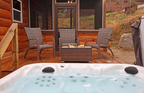 2BR Fishing Cabin w Fire Pit, Hot Tub, EV Charger - Foto 3