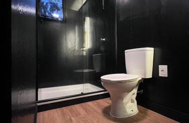 Chalé para 4 pessoas, 2km do Centro, Pet Friendly, Wi-fi 1GB, Lareira e Ar condicionado - Foto 7