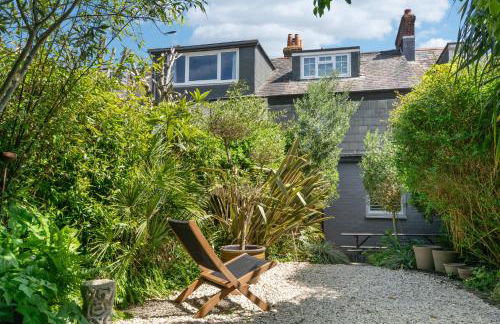 Enchanting 3BR House in Lymington with Garden - Foto 18