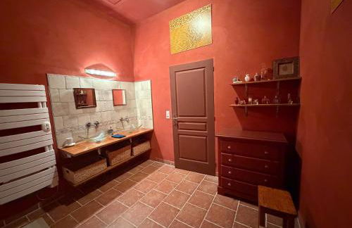 Maison renovee en pierres séjour spacieux avec jardin et terrasse aménagée près Omaha beach & Bayeux à 5mn de la mer tous commerces - Foto 64