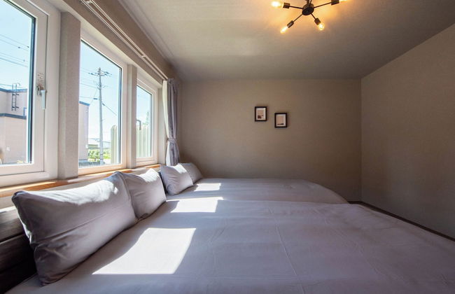 THE CHATEAU - Photo 26