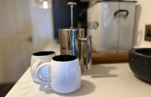 Bay escape beach apartment steps from the sea - Foto 16