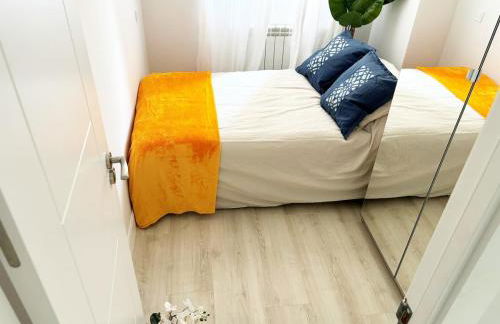 Rastro, Plaza Mayor and Madrid Río - Photo 6