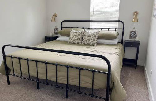 Remodeled 4BR 2BA Steps from Georgetown Square - Foto 17