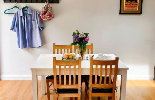 Modern Self Contained Garden Annexe Sleeps up to 4 - Photo 11