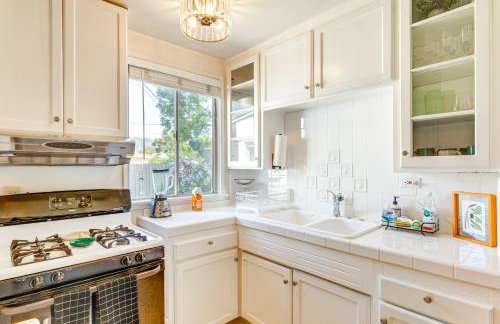 2 Mi to Griffith Park Chic Home with Private Patio - Foto 9