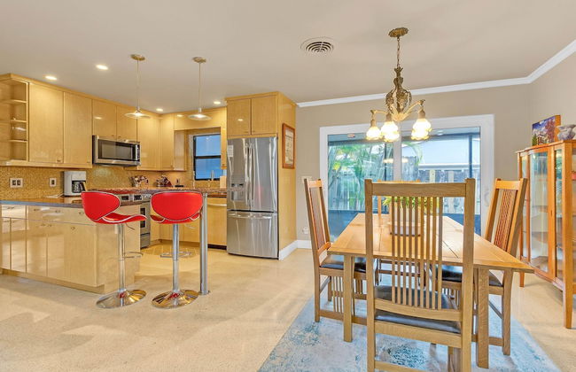 Chic 3BR Sanctuary Steps From The Drive Paradise - Foto 13