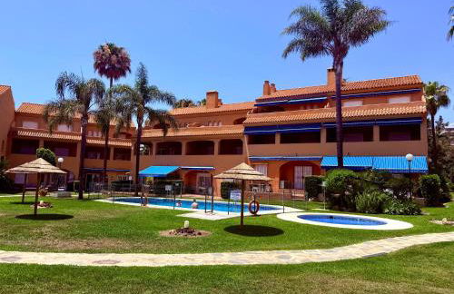 No10 - Beachfront Estepona close to port, 2 bedroom, 2 bathroom, sleeps 5 - Photo 24