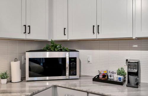 Upscale Midtown Studio and Private Balcony - Foto 5