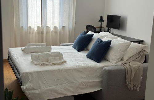 Comfort Stay Legnano - Appartamento di 85m2 con 2 bagni, Smart TV, WiFi ultra veloce e angolo lavoro, perfetto per visitare Milano in relax - Photo 12