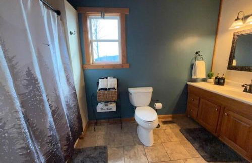 Charming Cabin with Incredible Mountain Views - Foto 19