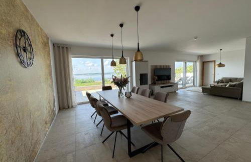 luxuriöse Villa Möwengeflüster - 220qm große Ferienwohnung für bis zu 8 Gästen mit Sauna direkt am Goitzschesee - Foto 8