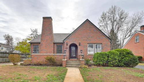 Walk to UK Campus Charming Home with Patio! - Foto 3