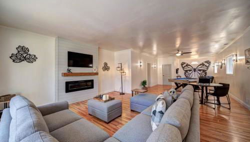 Luxury Cabin at Lakehead - Photo 3