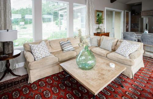 The All-Suite Century Oak House - Steps to Remi's Ridge & Hayes Hollow - Photo 2