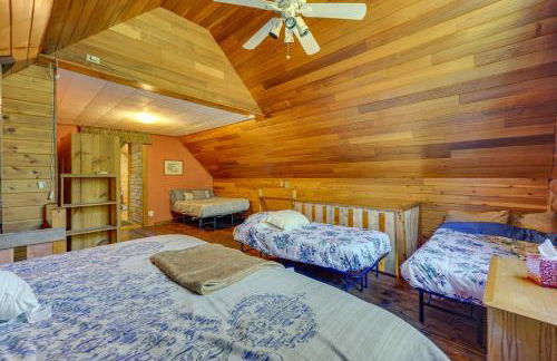 Historic Century-Old Cabin in Downtown Hope - Photo 14