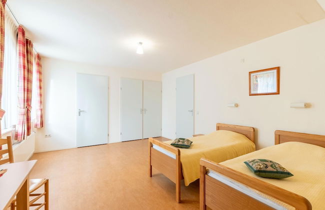 Inviting Villa in Panningen - Photo 9