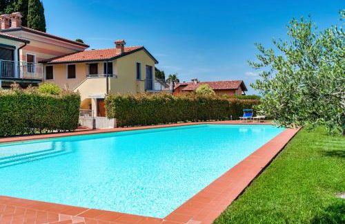 MIRALAGO APARTMENTS - Regarda Travel - Foto 1