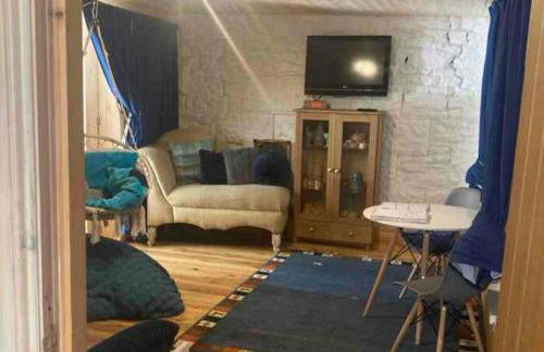 1 Bedroom -Sleeps 3-Dog friendly-Garden-Riverside - Photo 4