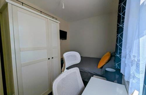 Large single Room with WC in Hounslow Town Centre - Foto 4