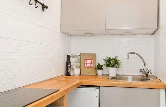 StayPlus Modern Studio Near Bislet Games - Photo 5