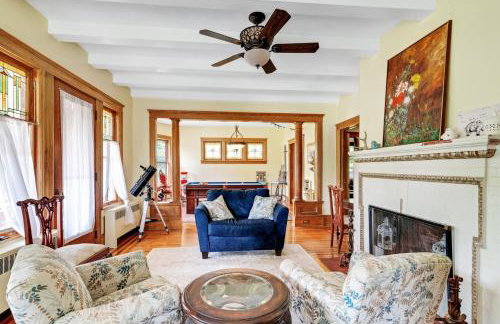 Mountain View Victorian with Convenient Location and Lots of Space tp Play farmhouse - Foto 1