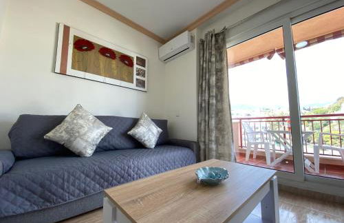 Fuengirola Holiday Apartment w/Balcony View & Pool - Photo 12