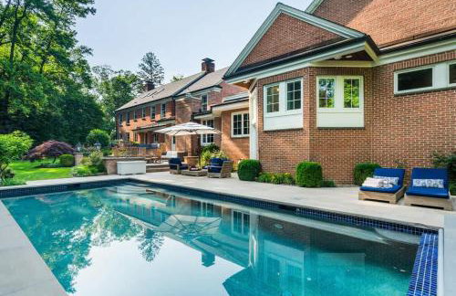 Luxury Princeton Estate Pool, Hot Tub, Sleeps 20 - Photo 13
