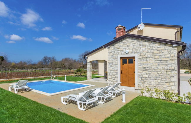 Villa in Kma?i?i With Private Pool - Foto 17