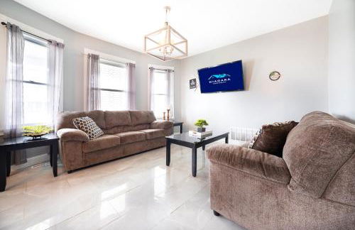 Large-Group Ready 8BR Home Near Niagara Falls & Casino - Foto 30