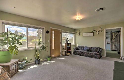 Walkable Ten Sleep House with Patio and Sunroom! - Foto 13