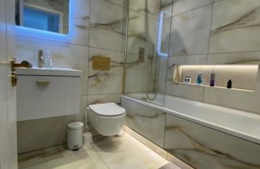 Alhambra House, Modern 2 Bed Flat - F2 - Foto 1