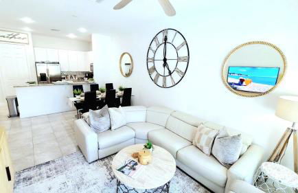 PoshPadz Pool Villa, Hot Tub, Near Beach, Sleeps 6 - Photo 9