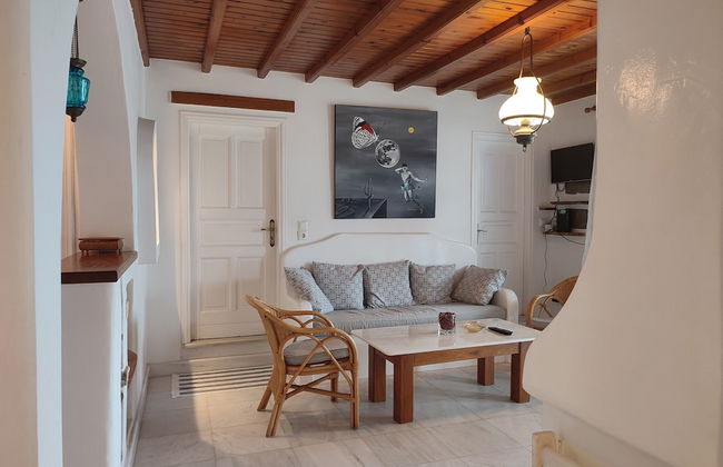 Ornos Beachside 2 Bd Stylish House - Photo 16