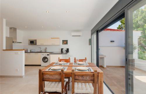 Holiday home with large sunny terrace, Costabella - Foto 18