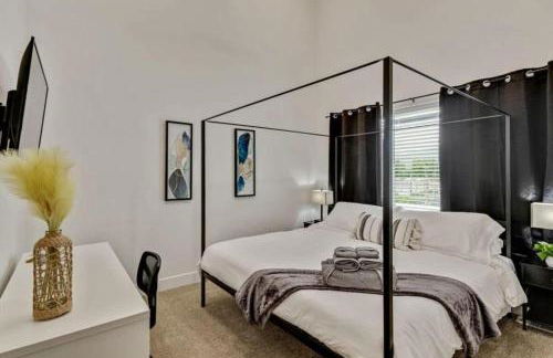 3 Min to DT - 2 Car Garage - Lux Townhome - King Bed - Foto 13
