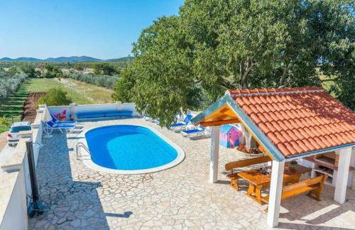 The Grandfather's courtyard villa with heated pool - Foto 29