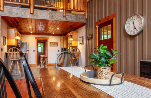 Chasing Sunsets: A Cozy 2-Bedroom Cabin in Smoky Mts with Stunning Mountain Views. - Foto 44