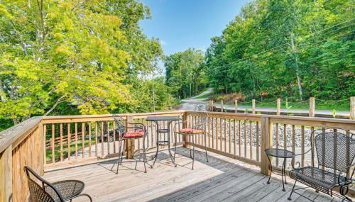 Waterfront Escape in Cub Run with Deck and Hot Tub! - Foto 2
