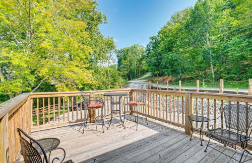 Waterfront Escape in Cub Run with Deck and Hot Tub! - Foto 2