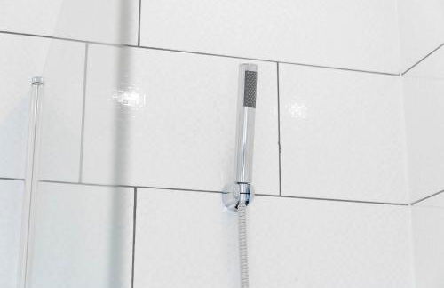 5 Bedroom House - 10 Guests - Multiple off Street Parking - Garden - Smart TV - WIFI - Contractors - Families - Groups - Top Rated - 98Q - Photo 36