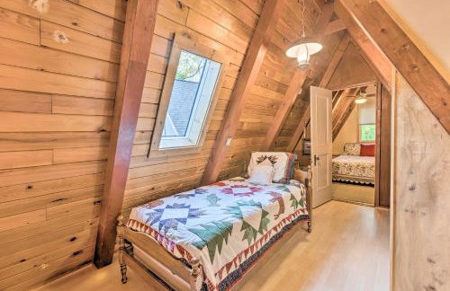 Hot Tub, Sauna, Fireplace, Dock! Lake Honor Cabin - Foto 22