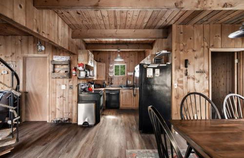 Waterfront w Hot Tub Fire Pit Deck & Water Toys - Foto 11