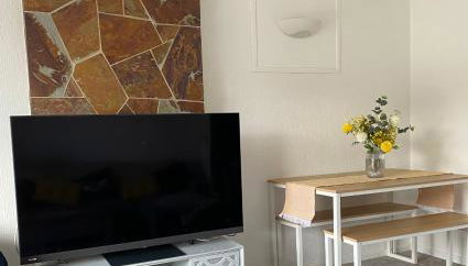 Spacious 2 Bed Village Flat sleeps 4/6 - Foto 5