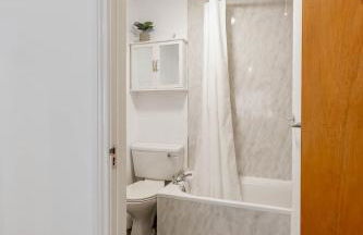 Charming Historic Stay - Cosy Flat with parking - Foto 12