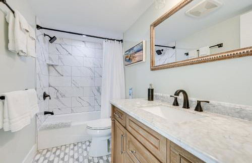 Sleek Coastal Abode 1 Block to Naples Beach! - Photo 15